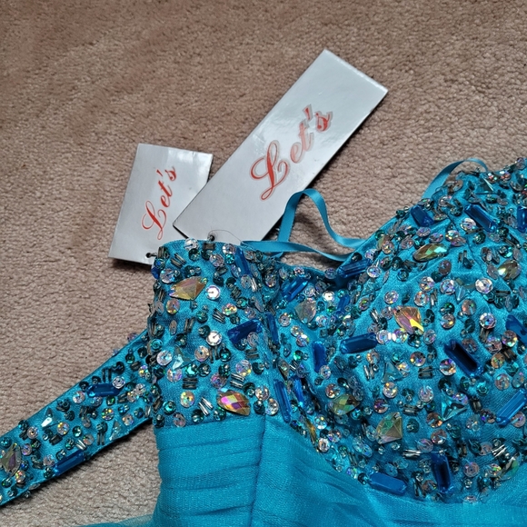 PROM/GRAD DRESS 👗 - Picture 1 of 10